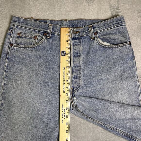 Levi’s 501 Jeans Women’s 36x32 High Rise Light Wash 90s Straight Leg *hole* - Picture 4 of 8